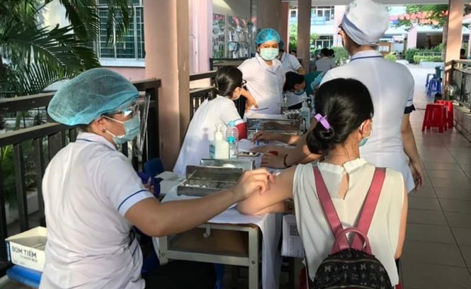 TP Hồ Chí Minh dự kiến sẽ lập điểm tiêm chủng tại 312 trạm y tế quận, huyện và mỗi quận, huyện sẽ tổ chức thêm một điểm tiêm chủng khác