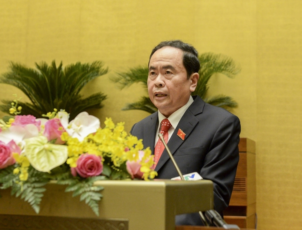 Phó Chủ tịch Thường trực Quốc hội Trần Thanh Mẫn trình bày báo cáo tại kỳ họp