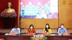 Chủ tịch Ủy ban MTTQ Việt Nam TP Hà Nội Nguyễn Lan Hương tiếp xúc cử tri quận Tây Hồ