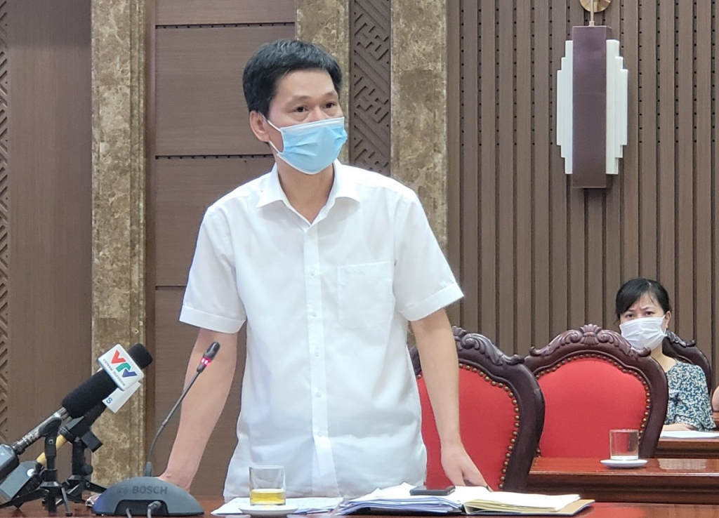 Phó Giám đốc Sở Y tế Hà Nội Vũ Cao Cương phát biểu tại cuộc họp báo