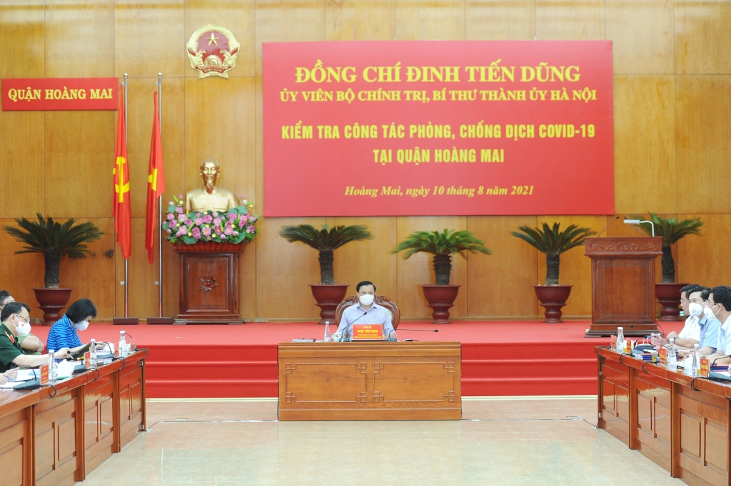 Quang cảnh buổi làm việc