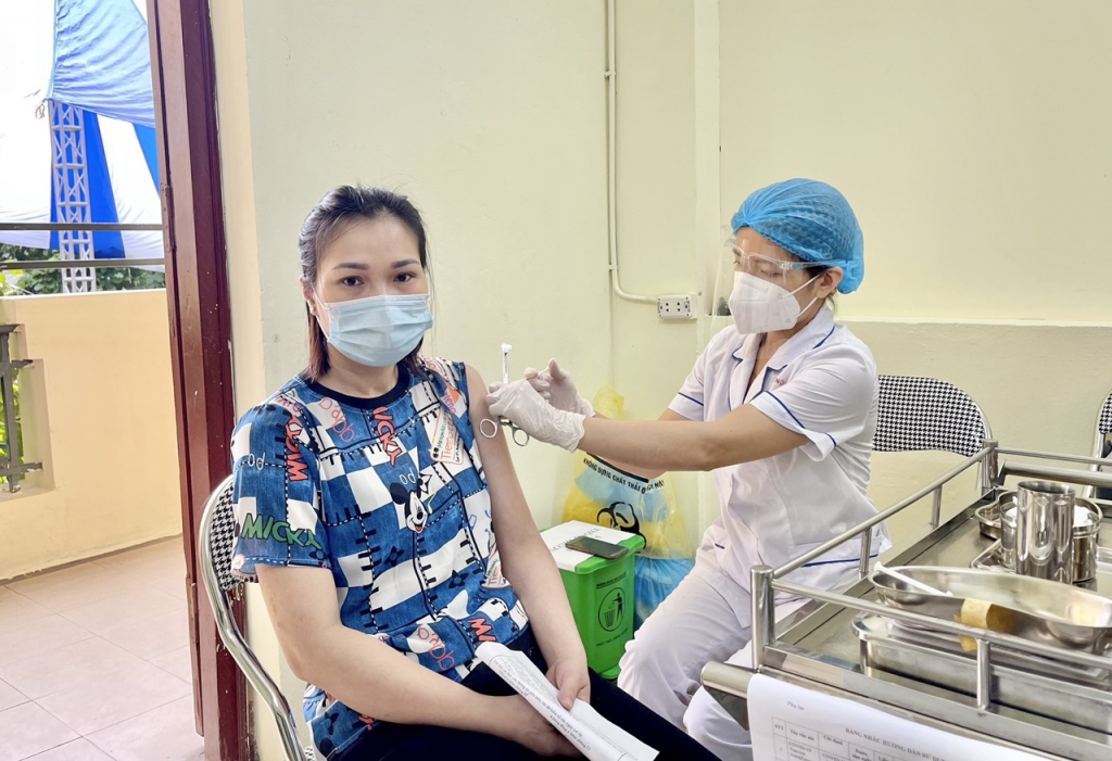 Hơn 51 nghìn người sinh sống và làm việc trên địa bàn quận Thanh Xuân đã được tiêm vaccine phòng Covid-19