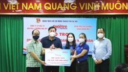 Trao 200 suất quà cho các hộ gia đình có hoàn cảnh khó khăn trên địa bàn quận Hoàng Mai