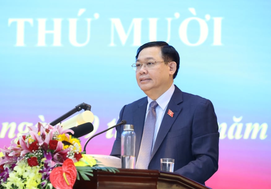 Bí thư Thành ủy Vương Đình Huệ phát biểu tại buổi tiếp xúc cử tri