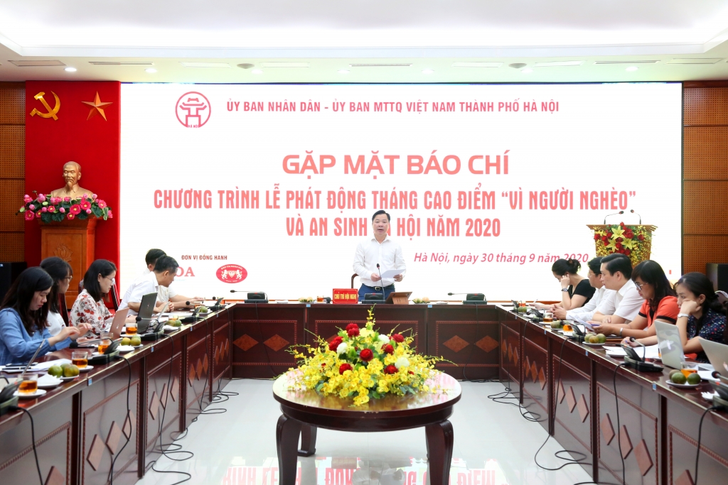 Phó Chủ tịch Ủy ban MTTQ Việt Nam TP Hà Nội Nguyễn Sỹ  Trường thông tin tại buổi họp báo