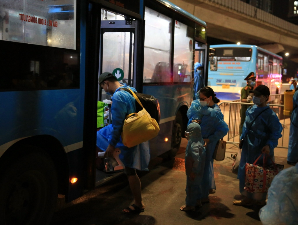 Quận Thanh Xuân di dời 1200 người dân để khống chế ổ dịch