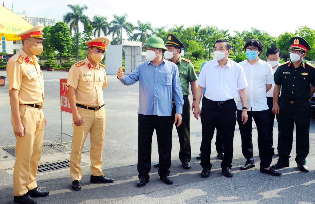 Hà Nội kiến nghị người tiêm đủ 2 mũi vắc xin được phép đi lại, tham gia sản xuất, chống dịch