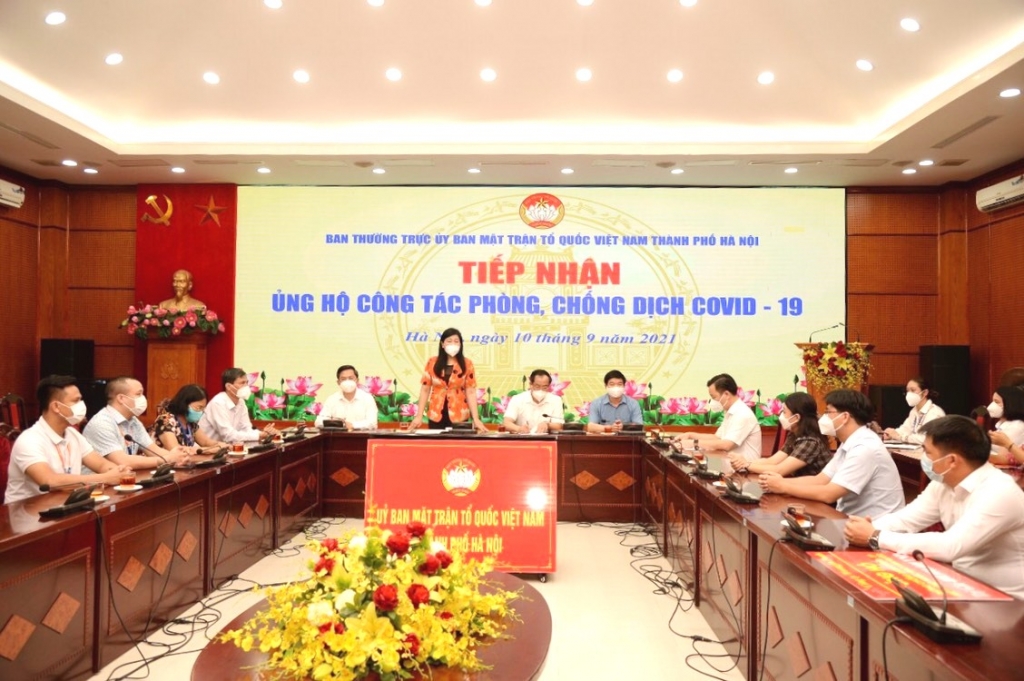 Quang cảnh lễ tiếp nhận