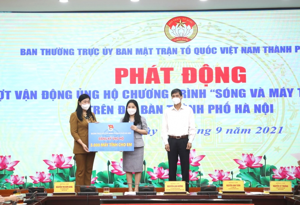 Tiếp nhận trên 118 tỷ đồng ủng hộ phòng, chống dịch và hơn 460 triệu đồng chương trình “Sóng và máy tính cho em”