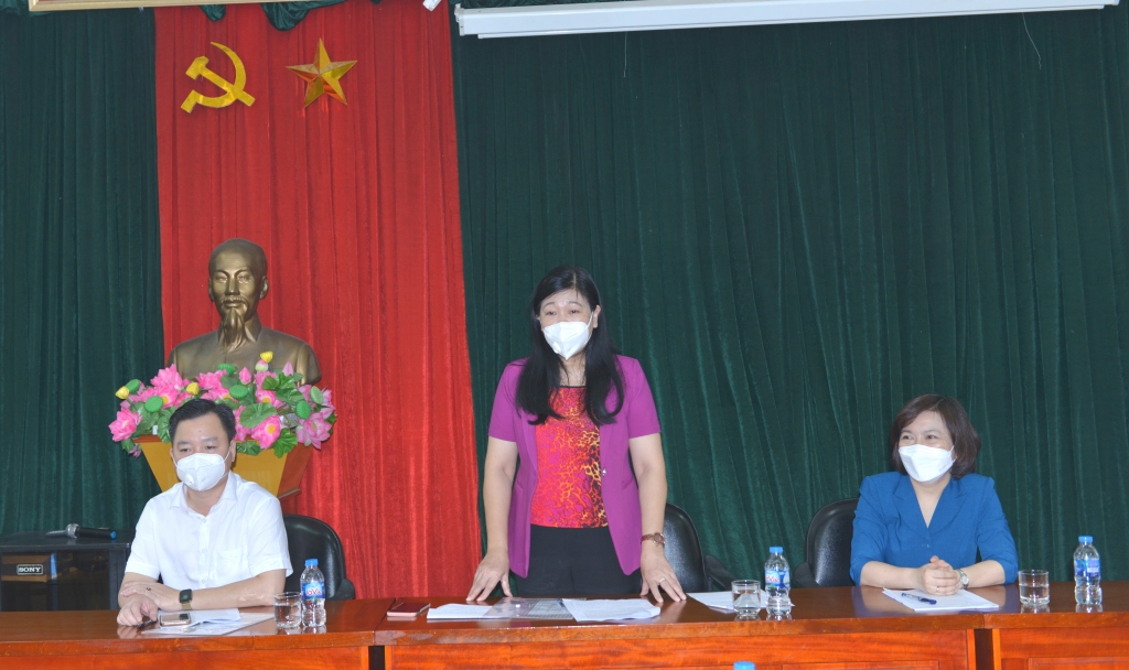 Chủ tịch Ủy ban MTTQ Việt Nam TP Hà Nội Nguyễn Lan Hương phát biểu tại buổi kiểm tra