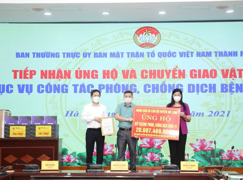 Ủy ban MTTQ Việt Nam TP Hà Nội tiếp nhận ủng hộ từ huyện Mê Linh