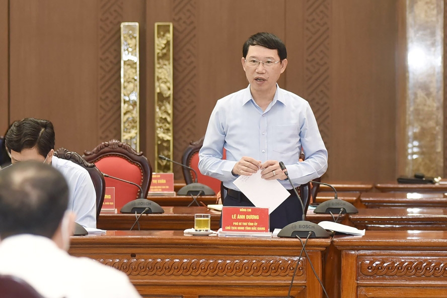 Chủ tịch UBND tỉnh Bắc Giang Lê Ánh Dương phát biểu tại hội nghị
