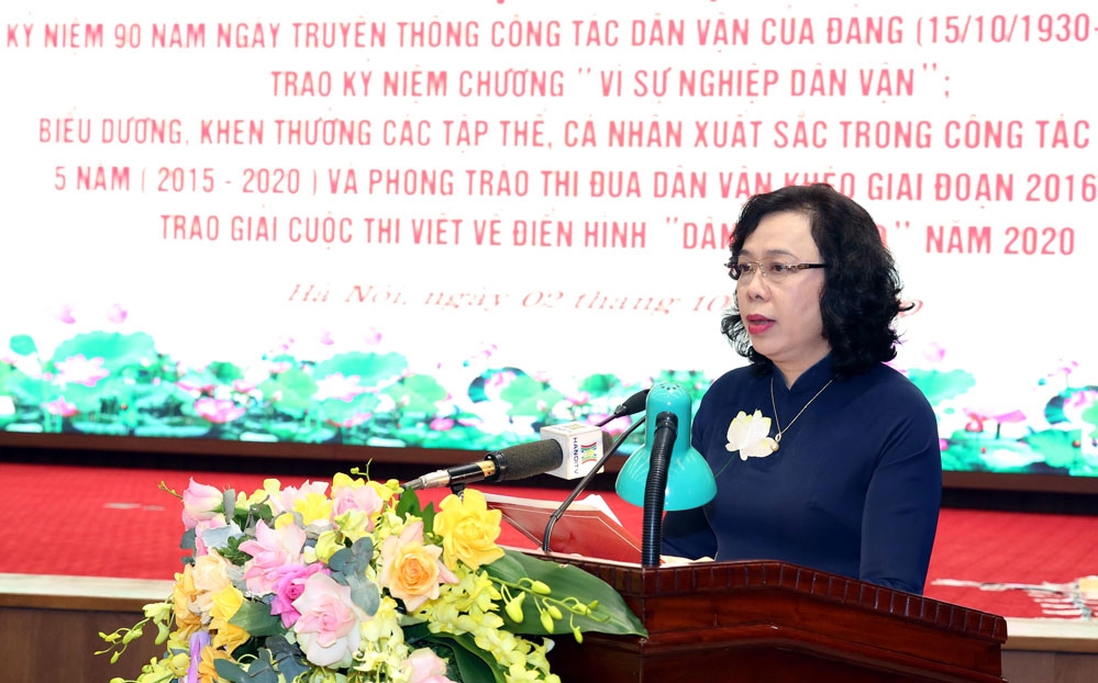 Phó Bí thư Thường trực Thành ủy Ngô Thị Thanh Hằng phát biểu tại buổi gặp mặt