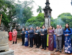 Lãnh đạo thành phố Hà Nội dâng hương tại Cố đô Hoa Lư