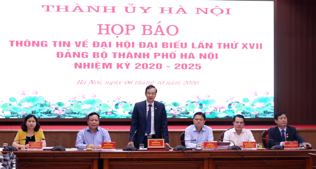 Phó Bí thư Thành ủy Đào Đức Toàn chủ trì buổi họp báo