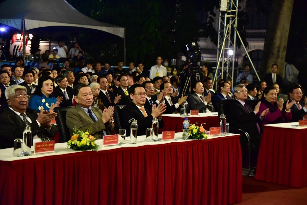Các đại biểu dự Lễ kỷ niệm 1010 năm Thăng Long-Hà Nội