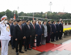 Lãnh đạo Đảng, Nhà nước và đại biểu Quốc hội vào lăng viếng Chủ tịch Hồ Chí Minh