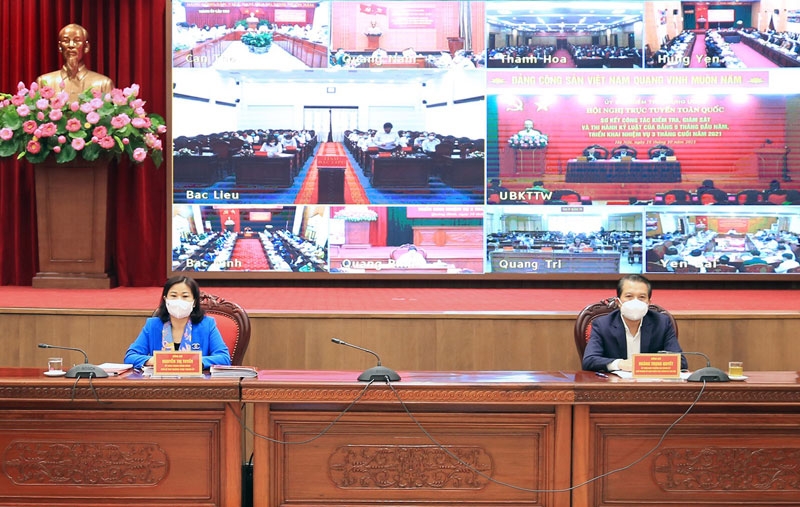 Phó Bí thư Thường trực Thành ủy Hà Nội Nguyễn Thị Tuyến dự hội nghị tại điểm cầu Thành ủy Hà Nội