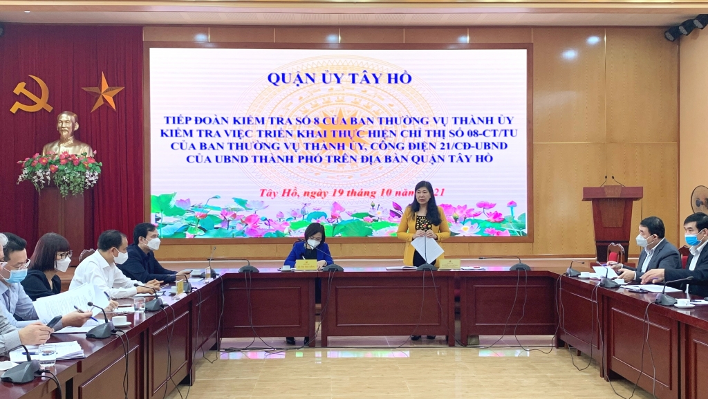 Chủ tịch Ủy ban MTTQ VIệt Nam TP Hà Nội Nguyễn Lan Hương phát biểu tại buổi kiểm tra