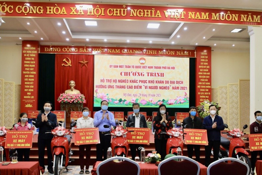 Hà Nội khánh thành 15 Nhà đại đoàn kết và trao sinh kế cho hộ nghèo