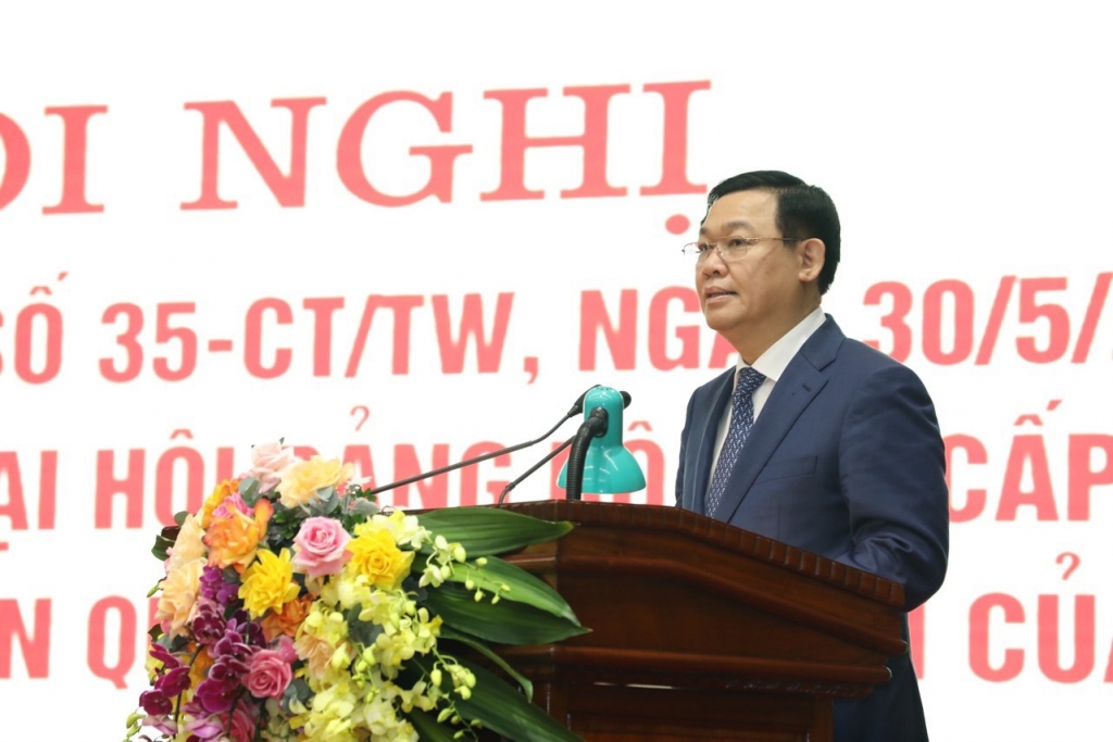 Bí thư Thành ủy Vương Đình Huệ phát biểu chỉ đạo tại hội nghị