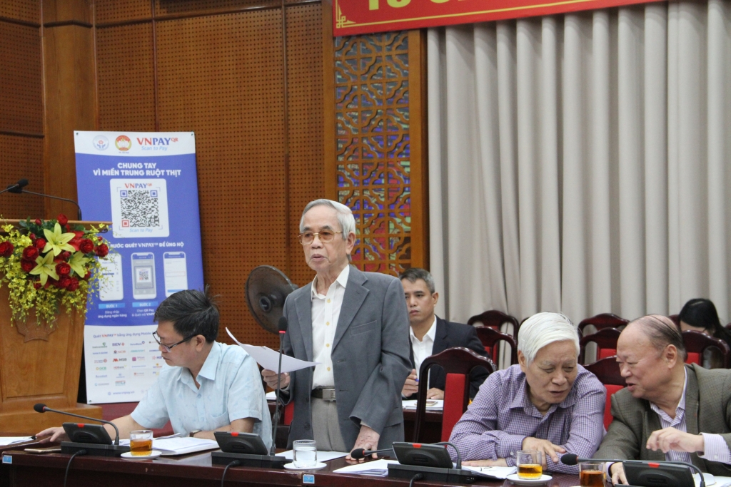 Ông Phạm Lợi, Chủ nhiệm Hội đồng tư vấn Văn hóa Xã hội góp ý vào dự thảo