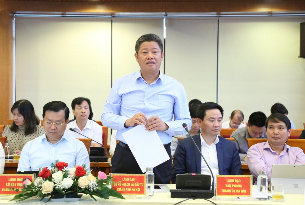 Giám đốc Sở Kế hoạch và Đầu tư Nguyễn Mạnh Quyền phát biểu tại hội nghị