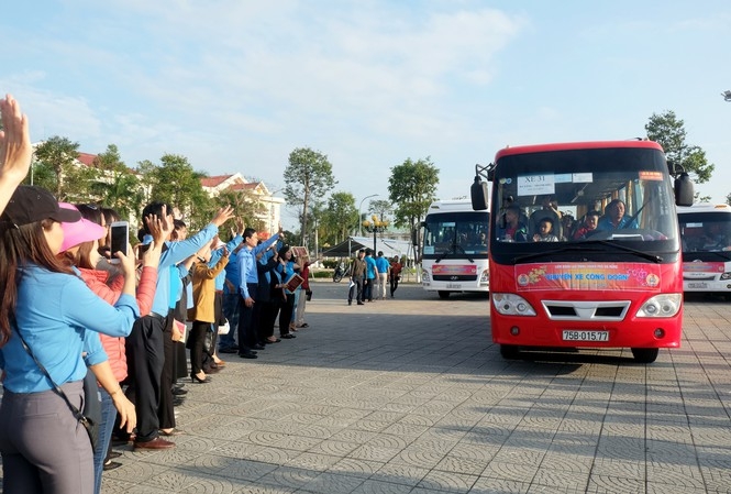 Tin tức trong ngày 26/11: Hà Nội bố trí xe miễn phí đưa công nhân lao động về quê đón Tết