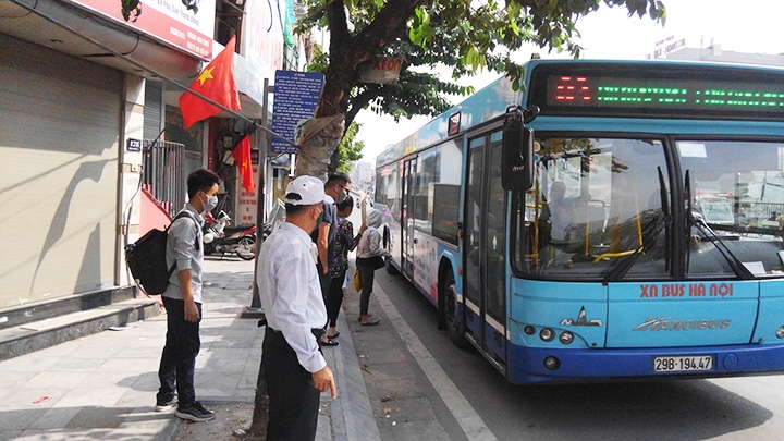 Hà Nội thực hiện quy định tạm thời thích ứng an toàn, linh hoạt kiểm soát dịch Covid-19