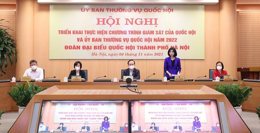 Phó Chủ tịch Thường trực HĐND TP Hà Nội Phùng Thị Hồng Hà tham luận tại điểm cầu Hà Nội