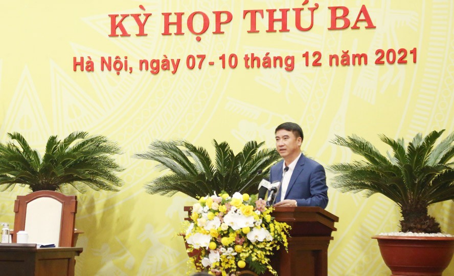 iám đốc Sở Tài chính Hà Nội Nguyễn Xuân Lưu trình bày tờ trình