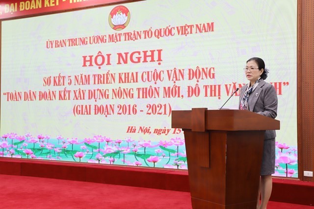 Phó Chủ tịch Trương Thị Ngọc Ánh báo cáo kết quả 5 năm triển khai thực hiện cuộc vận động 