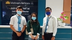 Tiếp viên Vietnam Airlines trả lại nhẫn kim cương cho khách