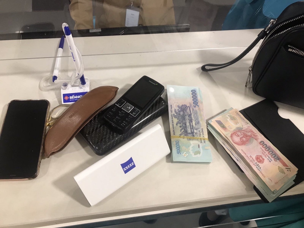 Tàii sản khách bỏ quên trên chuyến bay VN220