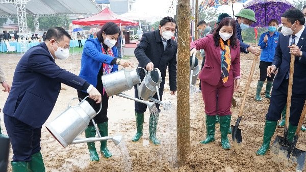 Phó Bí thư Thường trực Thành ủy Hà Nội phát động Tết trồng cây tại huyện Mê Linh