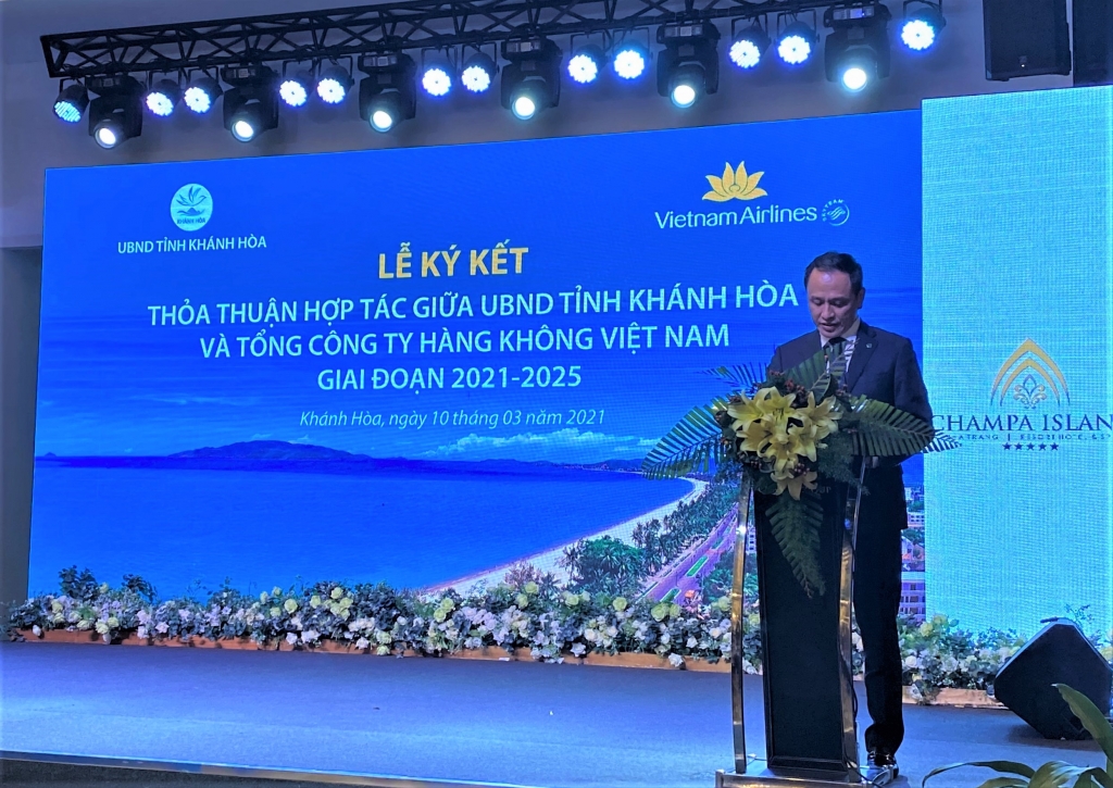 Ông Lê Hồng Hà khẳng định Vietnam Airlines sẽ sát cánh cùng tỉnh Khánh Hòa phục hồi, phát triển nền kinh tế và du lịch