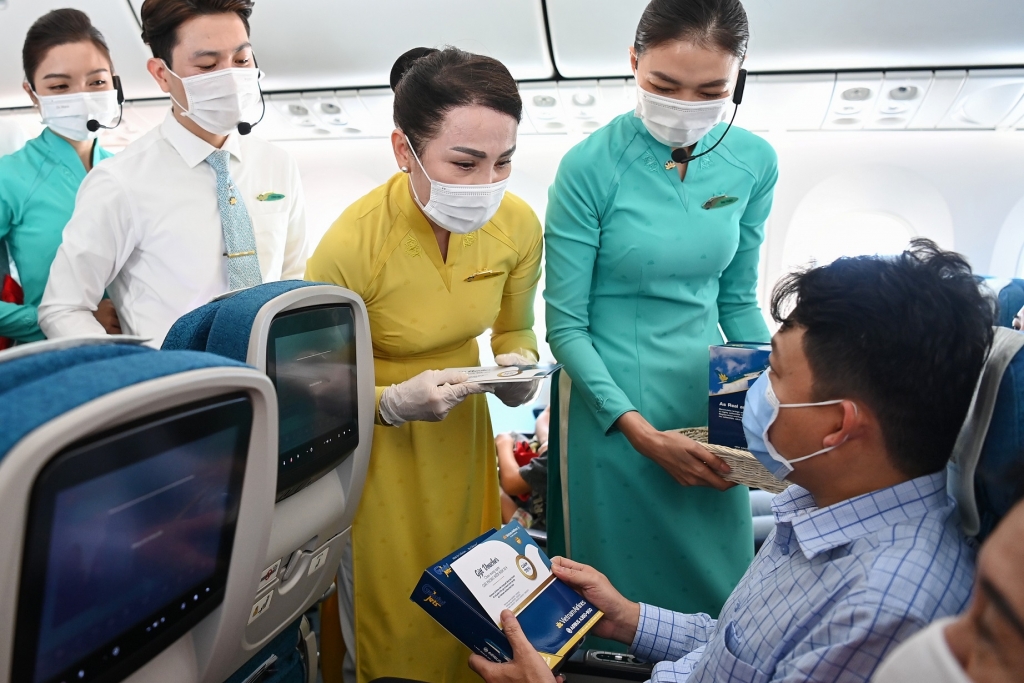 Tưng bừng kỷ niệm ngày 30/4 trên các chuyến bay của Vietnam Airlines