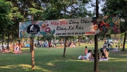 Người dân Thủ đô đổ về công viên Yên Sở cắm trại và dã ngoại trong dịp nghỉ lễ