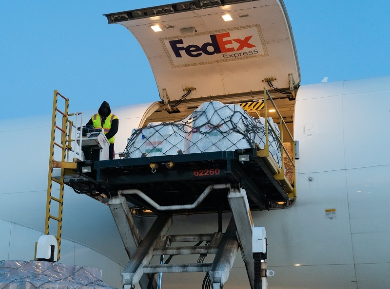 FedEx thực hiện chuyến bay thứ hai cung cấp viện trợ cho Ấn Độ