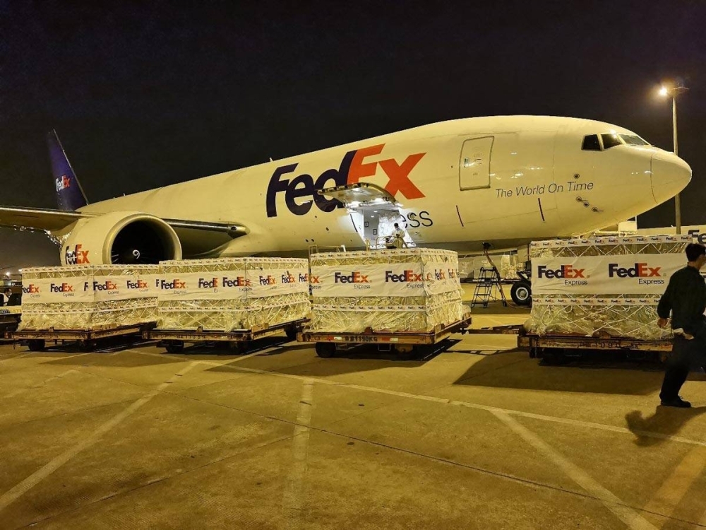 FedEx Express, công ty con của FedEx Corp. (NYSE: FDX) và một trong những công ty vận tải tốc hành lớn nhất thế giới đã thông báo ra mắt chuyến bay chuyên dụng thứ ba chở vật tư quan trọng với các thiết bị bảo vệ cá nhân (PPE) đến Ấn Độ