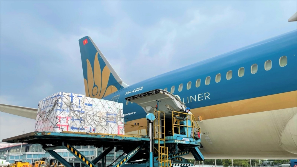 Đẩy mạnh vận tải hàng hóa là một trong các giải pháp bù đắp doanh thu cho Vietnam Airlines