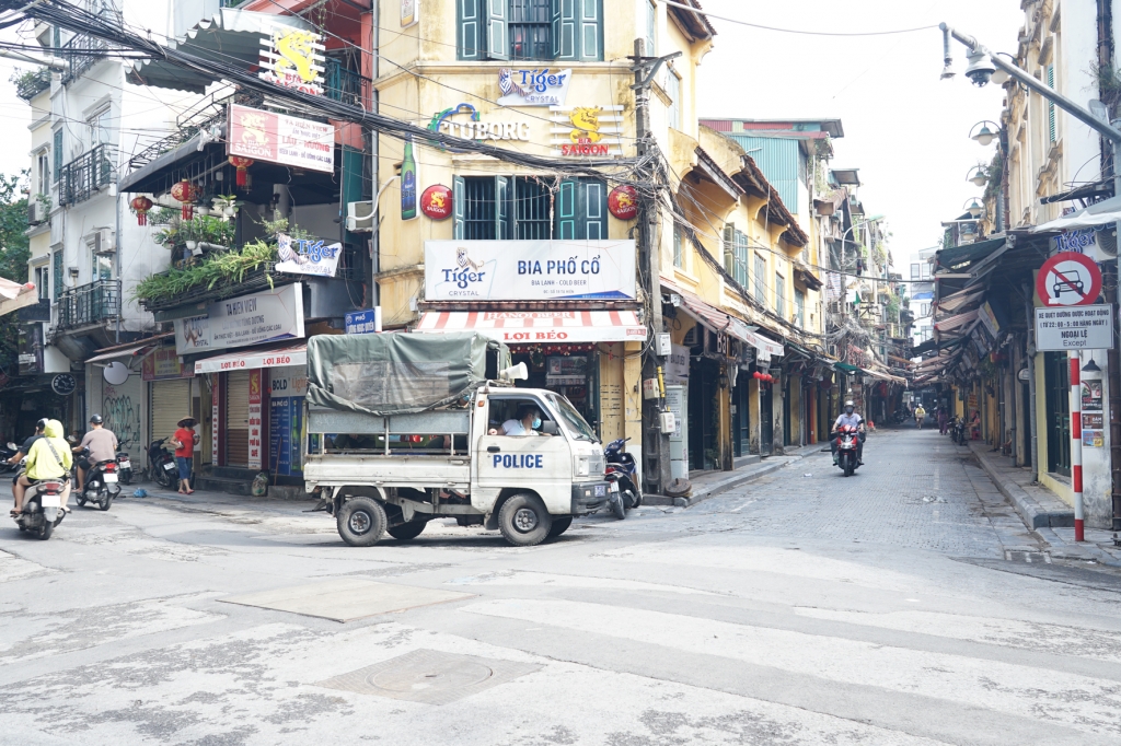 Hình ảnh Hà Nội trong ngày đầu giãn cách xã hội