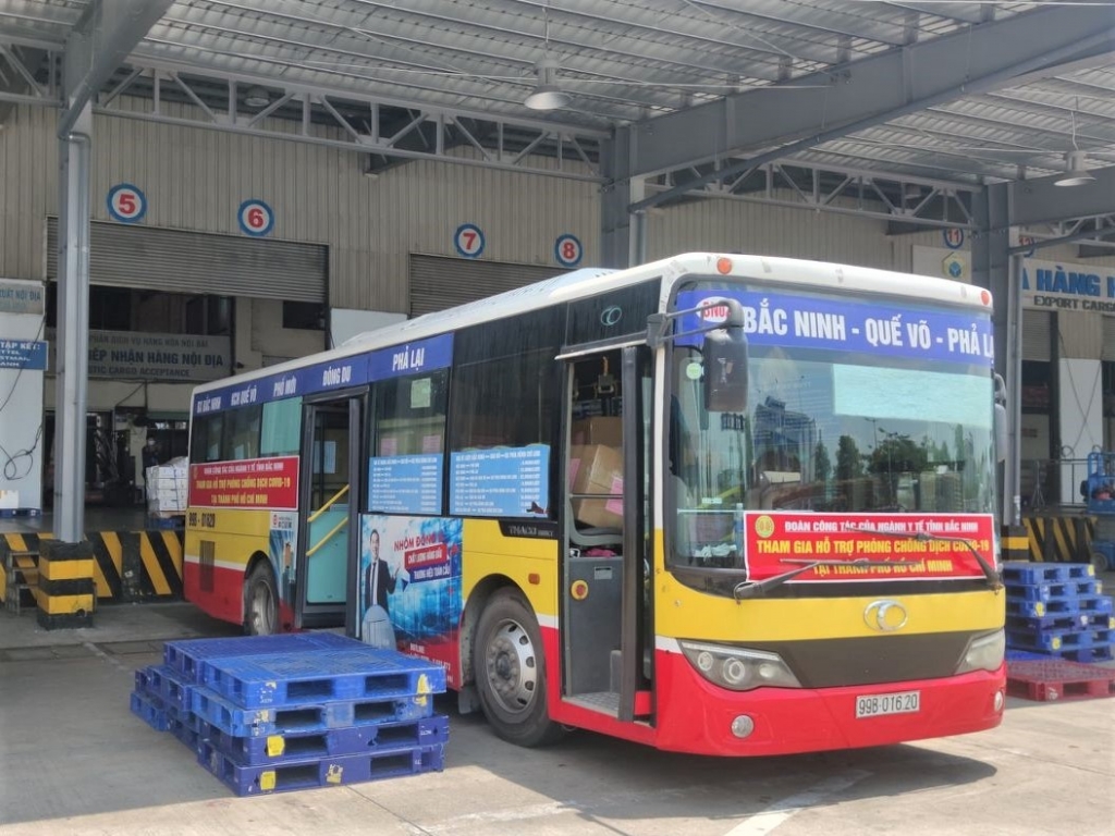 Đoàn công tác của Bệnh viện Bạch Mai đến TP HCM tham gia chống dịch