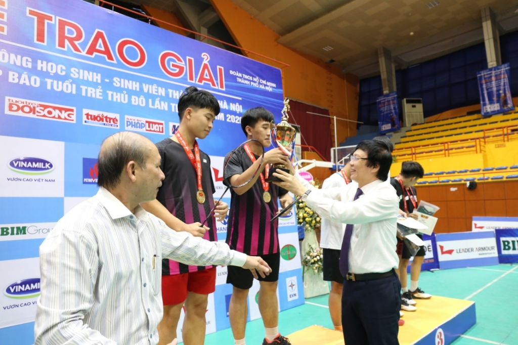 Bế mạc Giải cầu lông HS SV TP Hà Nội tranh Cúp báo Tuổi trẻ Thủ đô lần thứ VII năm 2020 Bế mạc Giải cầu lông HS SV TP Hà Nội tranh Cúp báo Tuổi trẻ Thủ đô lần thứ VII năm 2020