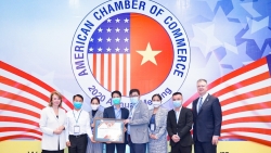 FedEx nhận Giải thưởng Trách nhiệm Xã hội Doanh nghiệp của AmCham