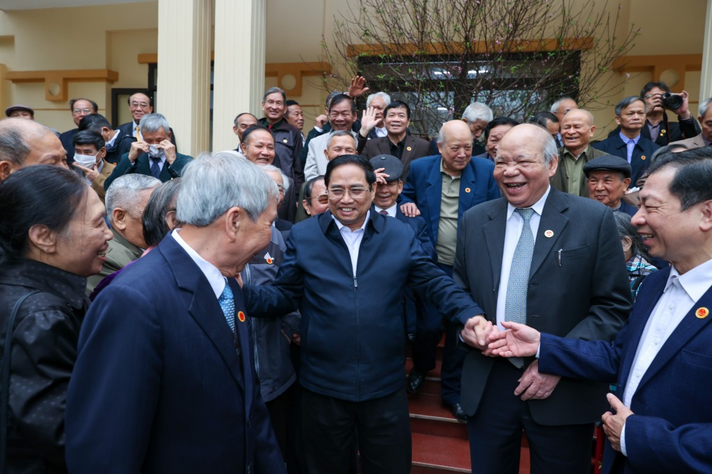 Thủ tướng Chính phủ Phạm Minh Chính và đoàn công tác của Trung ương đã thăm, chúc Tết, nói chuyện với hội viên Câu lạc bộ Hàm Rồng