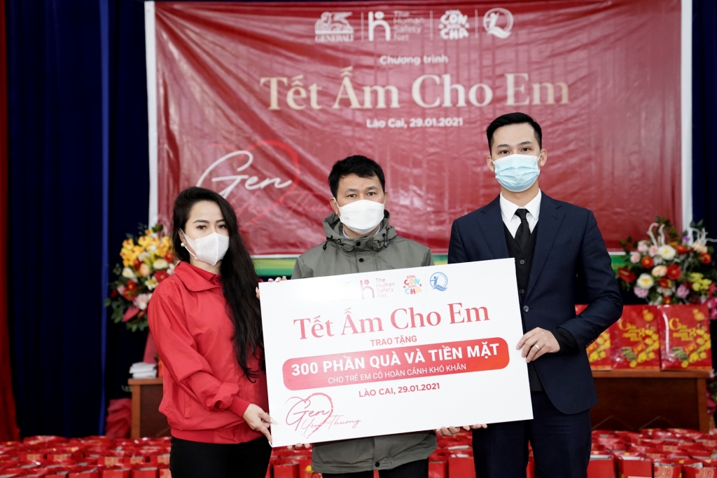 Kinh phí cho “Tết Ấm Cho Em” đến từ các hoạt động gây quỹ sáng tạo, thiết thực như đóng góp bước chân trên GenVita, đấu giá thiện nguyện, quyên góp tiền mặt, vật phẩm, áo ấm…