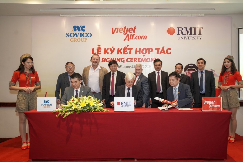 Năm 2019, Đại học RMIT, Tập đoàn Sovico và Hãng hàng không Vietjet đã thiết lập quan hệ hợp tác chiến lược nhằm nâng cao chất lượng nhân lực Việt Nam trong lĩnh vực hàng không, quản trị và kỹ thuật