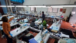 Hưng Yên: Liên tiếp bắt quả tang các cơ sở sản xuất quần áo ở huyện Tiên Lữ và Khoái Châu giả mạo thương hiệu ngoại