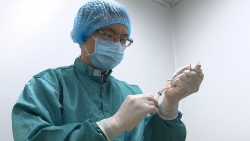 900 nhân viên Bệnh viện Bệnh Nhiệt đới TP HCM được tiêm vắcxin phòng Covid-19 đợt đầu